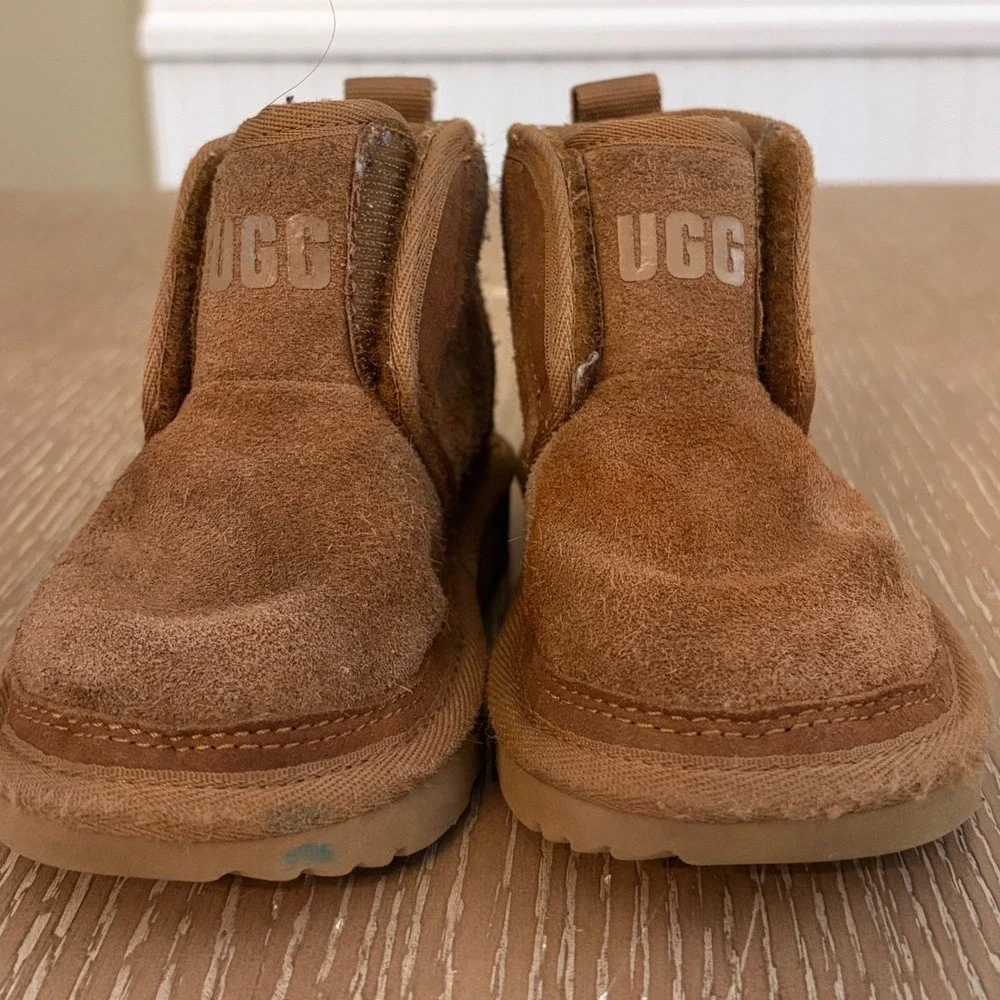 UGG Neumel II Kids Chestnut Suede Ankle Boots Size 8 Toddler Hook & Loop